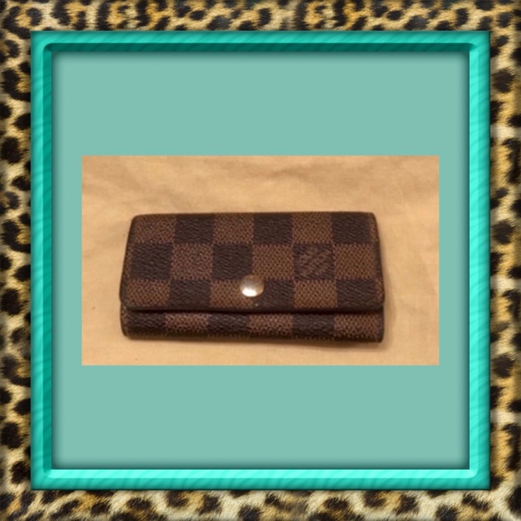 Louis Vuitton Handbags - 👑✅PRICE FIRM✅NO OFFERS SUPER SALE!! 👑AUTHENTIC Louis Vuitton Damier Key Pouch